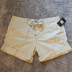 NWT Lucky Brand Shorts Size 16 / 33 Mid-rise Easyfit